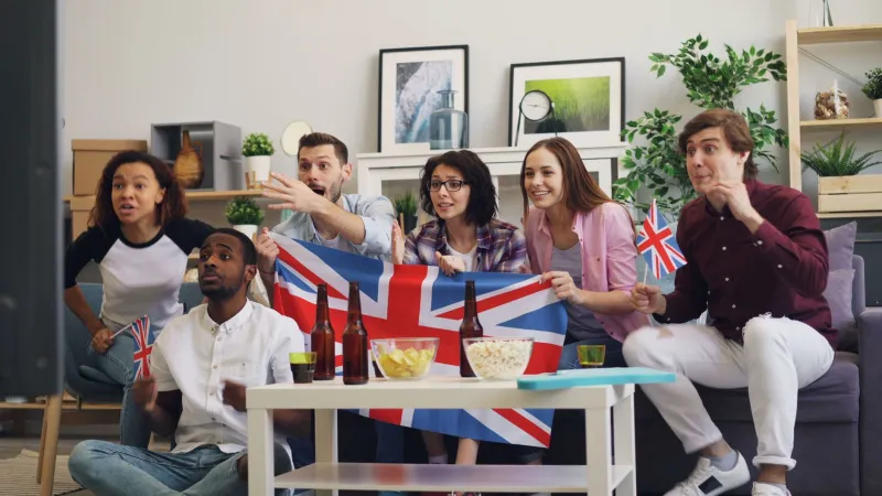 Your Fan Group Chat Is Basically a Friend Group — Here's the Science That Proves It
